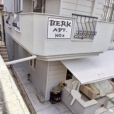 Berk Apartamento Side